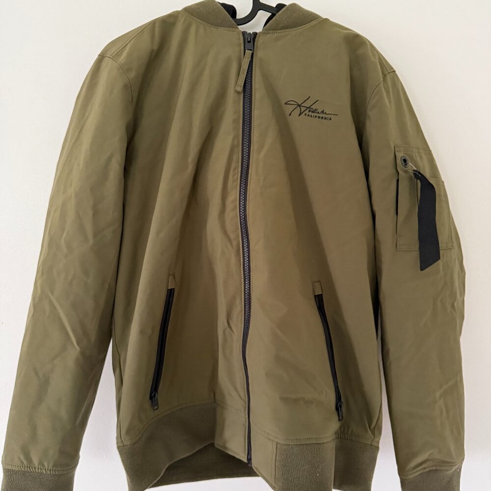 Hollister Men's Rugged Bomber Jacket - Size Small - Olive Green - Warm